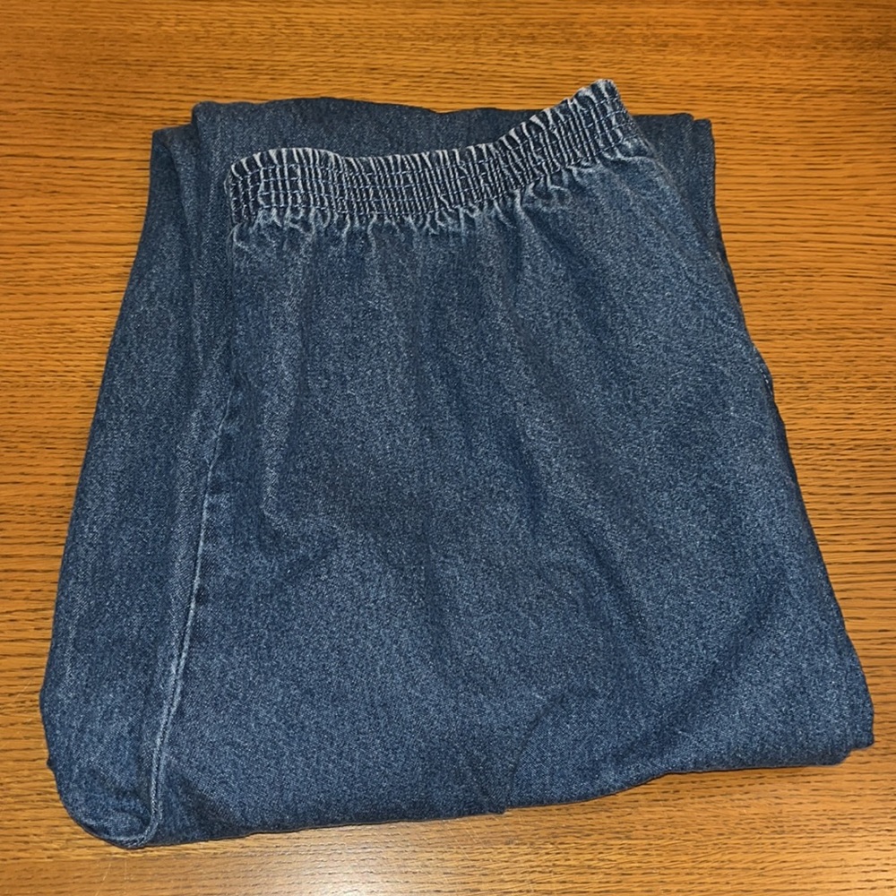 Blair Women’s Petite Large Denim Elastic Waist Two-Pocket Capris